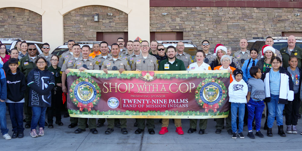shop-with-a-cop-01