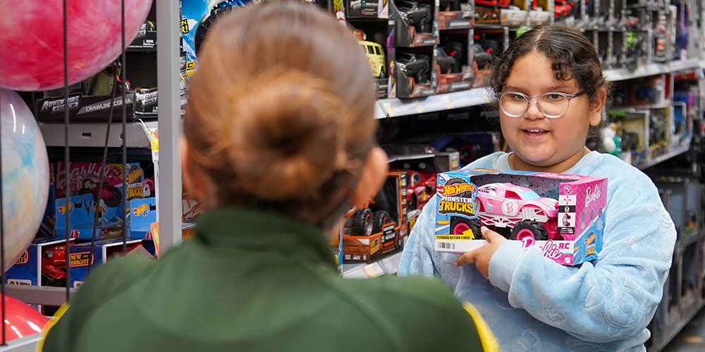 shop-with-a-cop-03