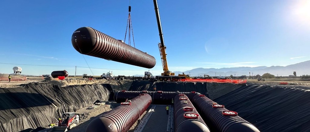 travel-center-construction-2.jpg__1024.0x438.85714285714283_q90_crop-10_subsampling-2_upscale